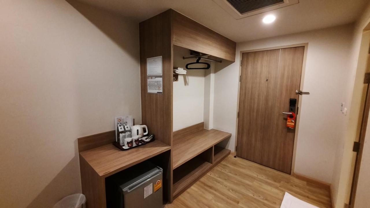 Leosor Hotel Nakhonratcsaszima Kültér fotó