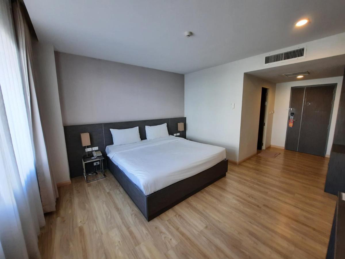 Leosor Hotel Nakhonratcsaszima Kültér fotó