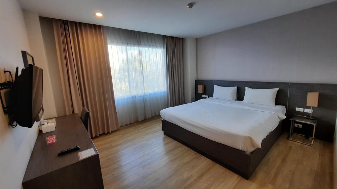 Leosor Hotel Nakhonratcsaszima Kültér fotó