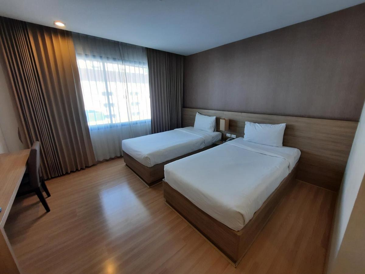 Leosor Hotel Nakhonratcsaszima Kültér fotó