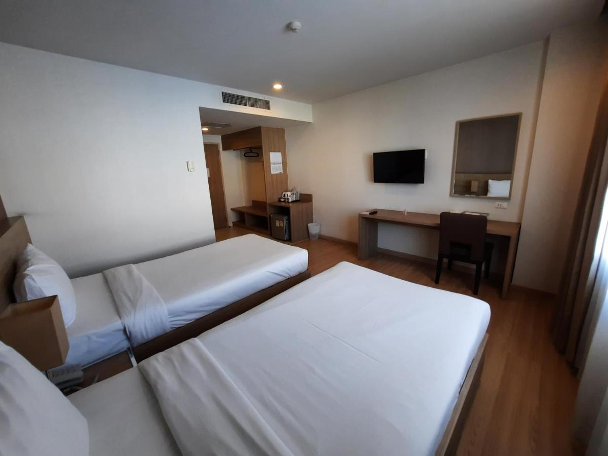 Leosor Hotel Nakhonratcsaszima Kültér fotó