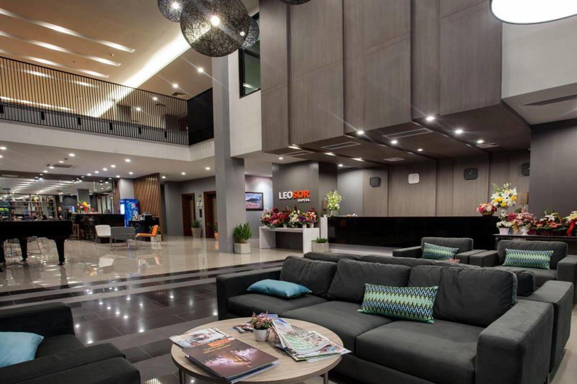 Leosor Hotel Nakhonratcsaszima Kültér fotó