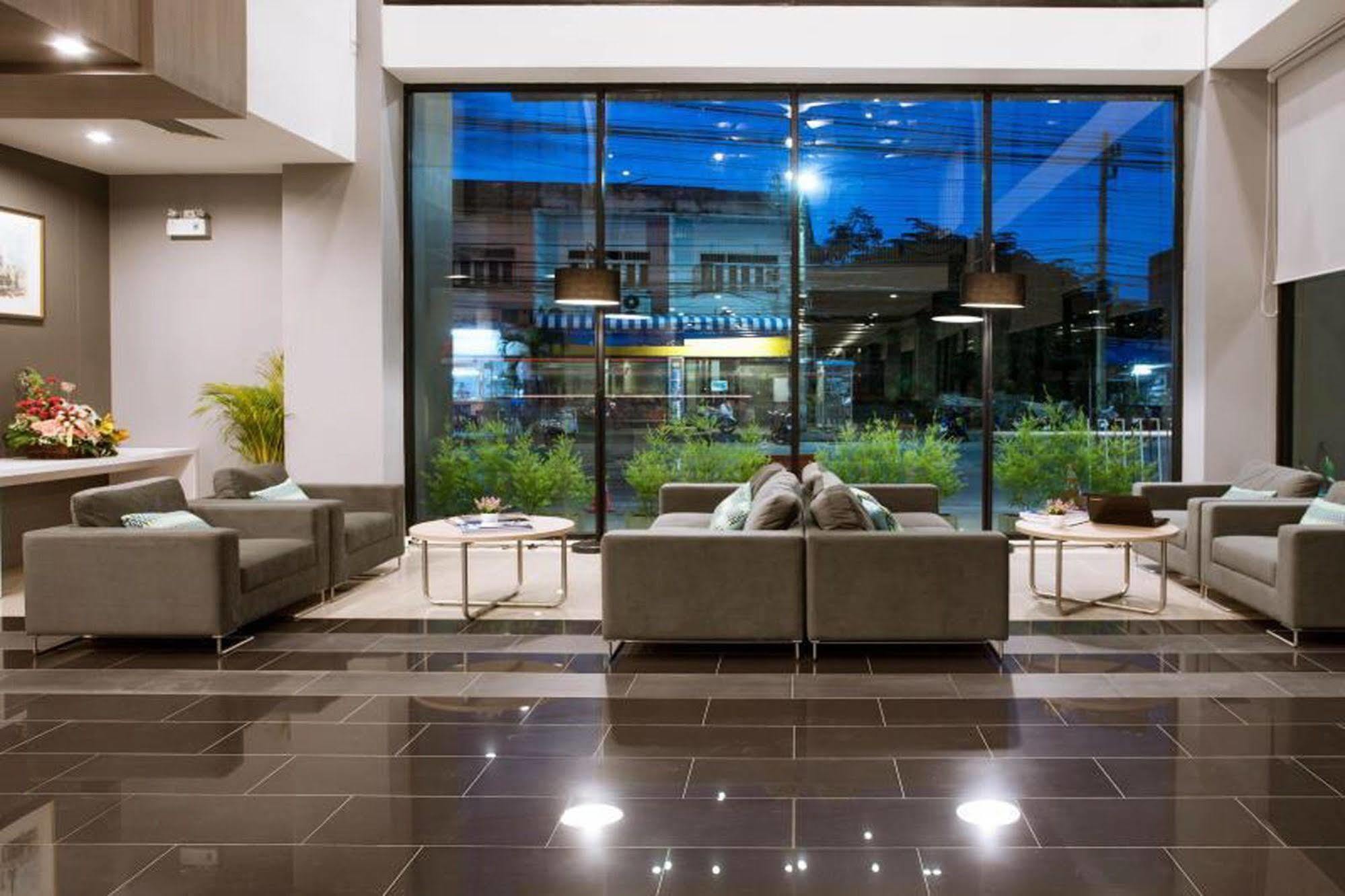 Leosor Hotel Nakhonratcsaszima Kültér fotó