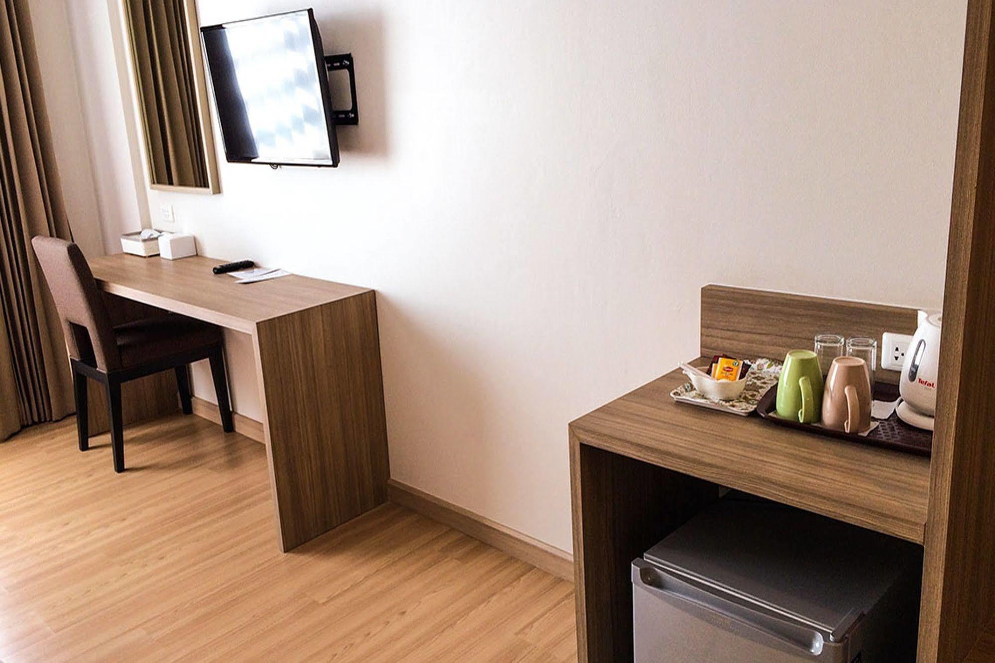 Leosor Hotel Nakhonratcsaszima Kültér fotó